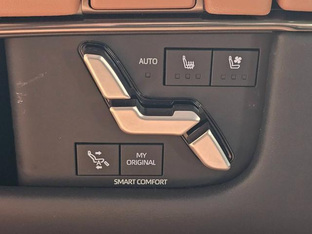 ヴェルファイアハイブリッド エグゼクティブラウンジ　１４型メーカーナビ　ＪＢＬ　１４型フリップダウンモニター　茶革シート　トヨタチームメイト　左右独立ムーンルーフ　デジタルインナーミラー　スペアタイヤ　スペアタイヤ　ドライブレコーダー前後　パワーシート（41枚目）