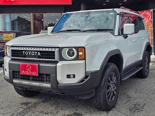 ランドクルーザー２５０ ＶＸ　ワンオーナー　禁煙車　トヨタチームメイト　丸目ヘッドライト　純正ナビ　全方位カメラ　デジタルインナーミラー　ムーンルーフ　ルーフレール　スペアタイヤ　黒革シート　スペアタイヤ　ビルトインＥＴＣ２．０（8枚目）