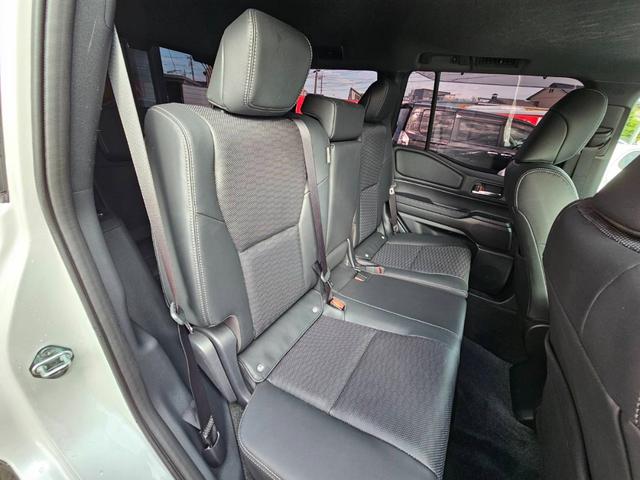 ランドクルーザー２５０ ＶＸ　ワンオーナー　禁煙車　トヨタチームメイト　丸目ヘッドライト　純正ナビ　全方位カメラ　デジタルインナーミラー　ムーンルーフ　ルーフレール　スペアタイヤ　黒革シート　スペアタイヤ　ビルトインＥＴＣ２．０（36枚目）