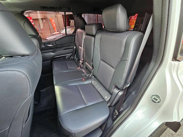 ランドクルーザー２５０ ＶＸ　ワンオーナー　禁煙車　トヨタチームメイト　丸目ヘッドライト　純正ナビ　全方位カメラ　デジタルインナーミラー　ムーンルーフ　ルーフレール　スペアタイヤ　黒革シート　スペアタイヤ　ビルトインＥＴＣ２．０（37枚目）