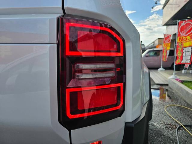 ランドクルーザー２５０ ＶＸ　ワンオーナー　禁煙車　トヨタチームメイト　丸目ヘッドライト　純正ナビ　全方位カメラ　デジタルインナーミラー　ムーンルーフ　ルーフレール　スペアタイヤ　黒革シート　スペアタイヤ　ビルトインＥＴＣ２．０（46枚目）