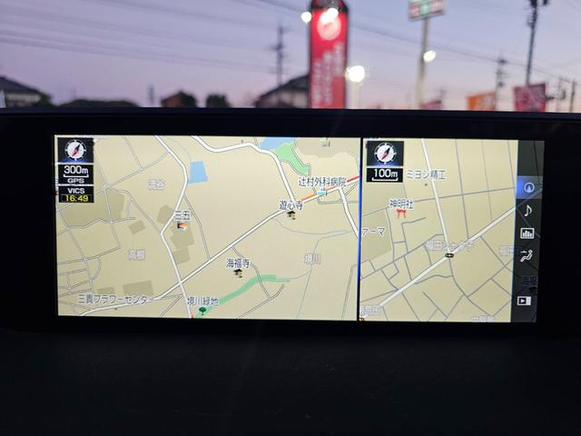 UX UX250h Fスポーツ ワンオーナー 禁煙車 ムーンルーフ 赤レザーシート 全方位カメラ ドラレコ前後 置くだけ充電 メーカーナビ フルセグテレビ パワーシート シートヒーター ステアリングヒーター パワーバックドア(20枚目)