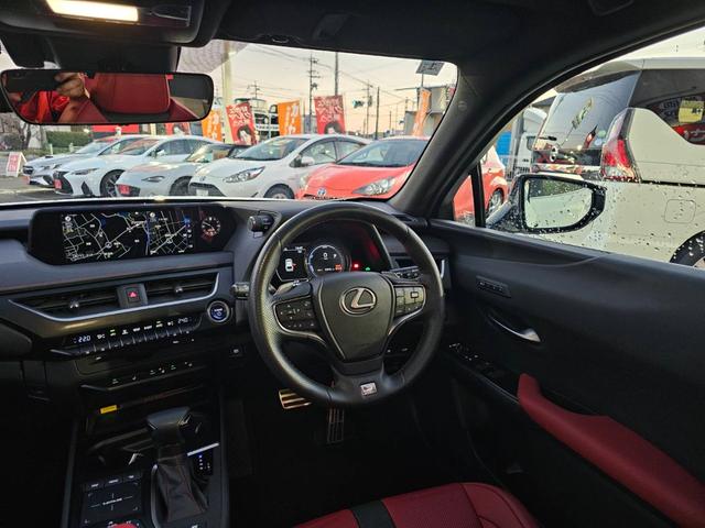 UX UX250h Fスポーツ ワンオーナー 禁煙車 ムーンルーフ 赤レザーシート 全方位カメラ ドラレコ前後 置くだけ充電 メーカーナビ フルセグテレビ パワーシート シートヒーター ステアリングヒーター パワーバックドア(35枚目)