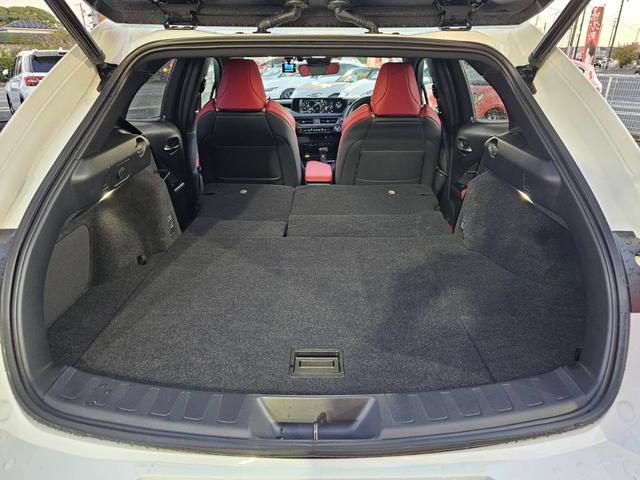 UX UX250h Fスポーツ ワンオーナー 禁煙車 ムーンルーフ 赤レザーシート 全方位カメラ ドラレコ前後 置くだけ充電 メーカーナビ フルセグテレビ パワーシート シートヒーター ステアリングヒーター パワーバックドア(41枚目)