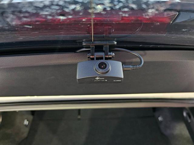 UX UX250h Fスポーツ ワンオーナー 禁煙車 ムーンルーフ 赤レザーシート 全方位カメラ ドラレコ前後 置くだけ充電 メーカーナビ フルセグテレビ パワーシート シートヒーター ステアリングヒーター パワーバックドア(43枚目)