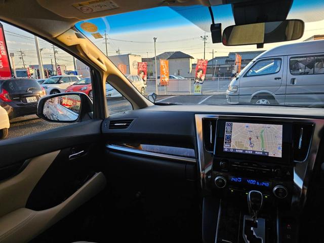 アルファード 2.5X ワンオーナー 禁煙車 ムーンルーフ 両側パワースライドドア 純正ナビ バックカメラ フルセグテレビ 純正フリップダウン コーナーセンサー クルーズコントロール ドライブレコーダー ビルトインETC(36枚目)