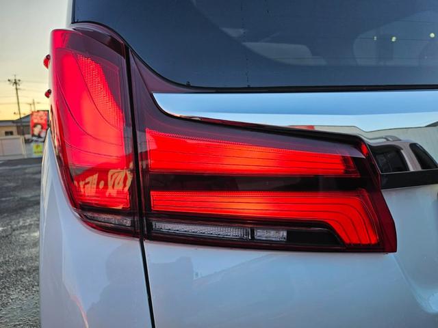 アルファード 2.5X ワンオーナー 禁煙車 ムーンルーフ 両側パワースライドドア 純正ナビ バックカメラ フルセグテレビ 純正フリップダウン コーナーセンサー クルーズコントロール ドライブレコーダー ビルトインETC(47枚目)
