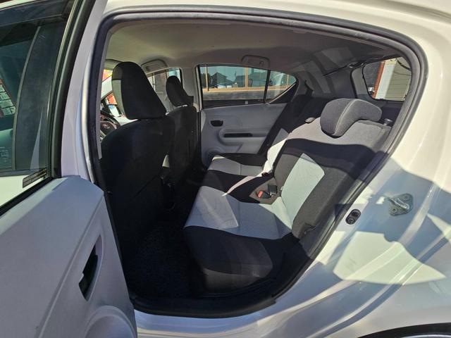 アクア Ｓ　ワンオーナー　禁煙車　社外エアロ　社外ヘッド・テール　カヤバサスペンション　ＤＯＰナビ　ワンセグテレビ　キーレス　ＥＴＣ　社外タコメーター　純正リアスポイラー　ＴＲＤセンタースポイラー（15枚目）