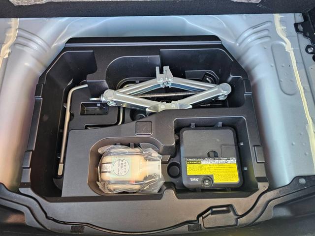 アクア Ｓ　ワンオーナー　禁煙車　社外エアロ　社外ヘッド・テール　カヤバサスペンション　ＤＯＰナビ　ワンセグテレビ　キーレス　ＥＴＣ　社外タコメーター　純正リアスポイラー　ＴＲＤセンタースポイラー（33枚目）