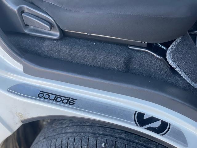 ハイエースバン ロングスーパーＧＬ　タイミングベルトとエンジンオイル交換　３０００ＣＣ　ディーゼル　ターボ　オートクロジャドア　ワンセグＴＶ　ナビ　バックカメラ　社外１６インチホイール　ホワイトレタータイヤ　リアエアコン　ブルートゥース（46枚目）
