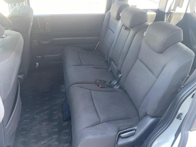 ステップワゴンスパーダ Z 両側パワースライドドア ナビ フルセグTV フリップダウンモニター バックカメラ ETC リアエアコン 8人乗り ステアリングスイッチ キーレスエントリー 助手席エアバッグ スペアキー(17枚目)