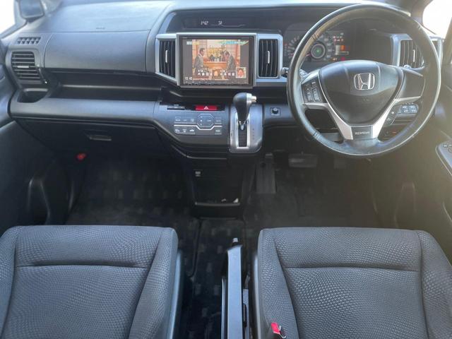 ステップワゴンスパーダ Z 両側パワースライドドア ナビ フルセグTV フリップダウンモニター バックカメラ ETC リアエアコン 8人乗り ステアリングスイッチ キーレスエントリー 助手席エアバッグ スペアキー(26枚目)