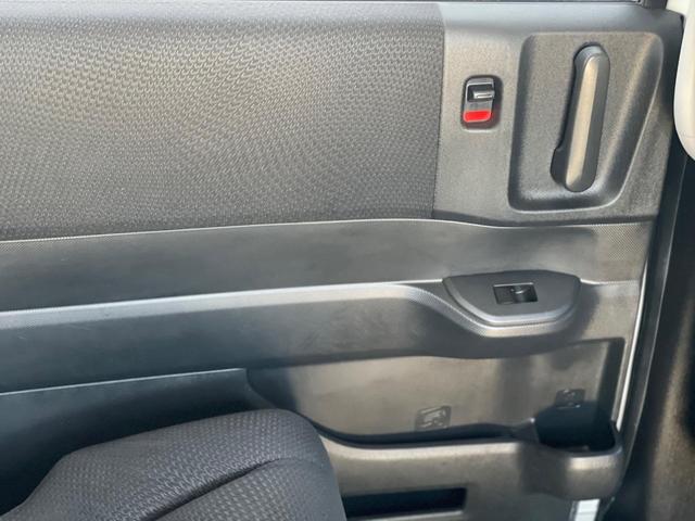 ステップワゴンスパーダ Z 両側パワースライドドア ナビ フルセグTV フリップダウンモニター バックカメラ ETC リアエアコン 8人乗り ステアリングスイッチ キーレスエントリー 助手席エアバッグ スペアキー(49枚目)