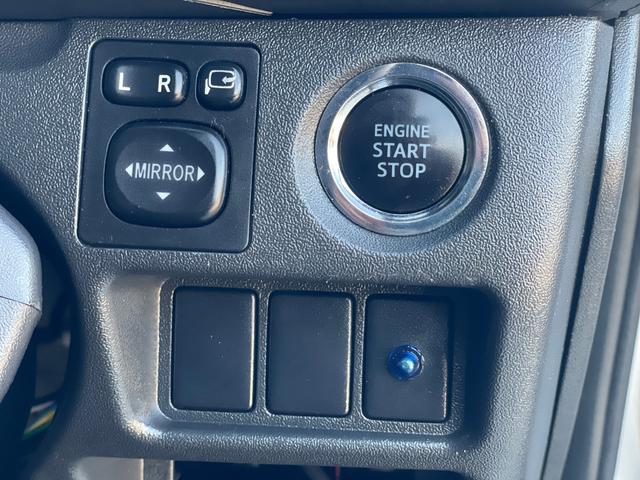 ハイエースバン ロングスーパーＧＬ　タイミングベルト交換　エンジンオイルとエレメント交換　新品バッテリー交換済み　プッシュスタート　キーレスエントリー　リアエアコン　ナビ　フルセグＴＶ　バックカメラ　オートクロージャドア　ＡＣ１００Ｖ（34枚目）