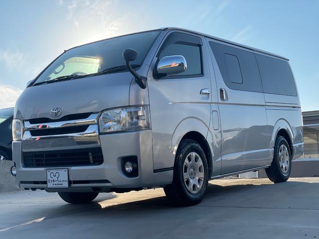 ハイエースバン ロングスーパーＧＬ　タイミングベルト交換　エンジンオイルとエレメント交換　新品バッテリー交換済み　プッシュスタート　キーレスエントリー　リアエアコン　ナビ　フルセグＴＶ　バックカメラ　オートクロージャドア　ＡＣ１００Ｖ（59枚目）