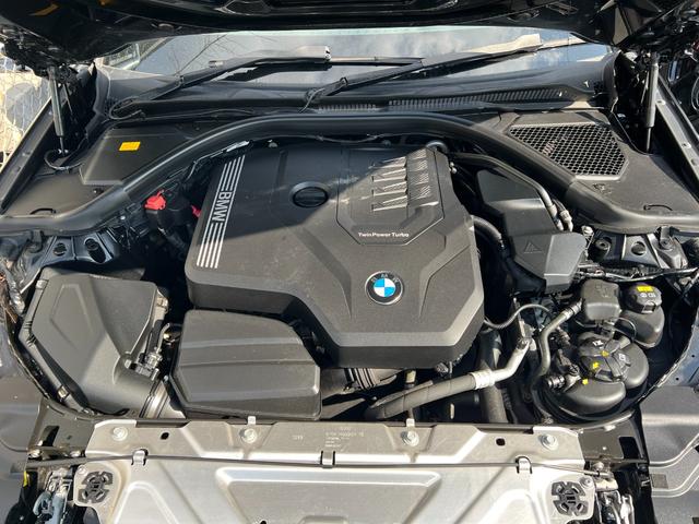 ３２０ｉ　禁煙車　電動トランク　電動シート　リアスポイラー　バックカメラ　置くだけ充電　ＬＥＤヘッドライト　衝突軽減ブレーキ　ＨｉＦｉスピーカーシステム　前後センサー　１７インチアルミホイール　シートヒーター(23枚目)