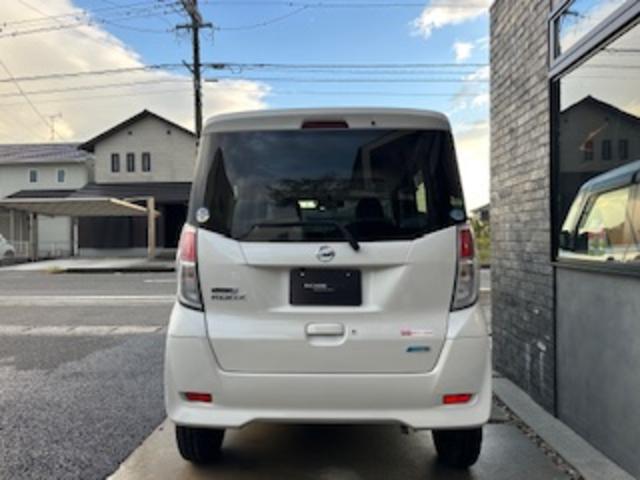 デイズルークス Ｘ　ワンオーナー　ユーザー買取車　両側スライドドア　アイドリングストップ　プッシュスタート　スマートキー　ＥＴＣ　バックカメラ　アラウンドビューモニター　ドライブレコーダー　スペアキー（9枚目）