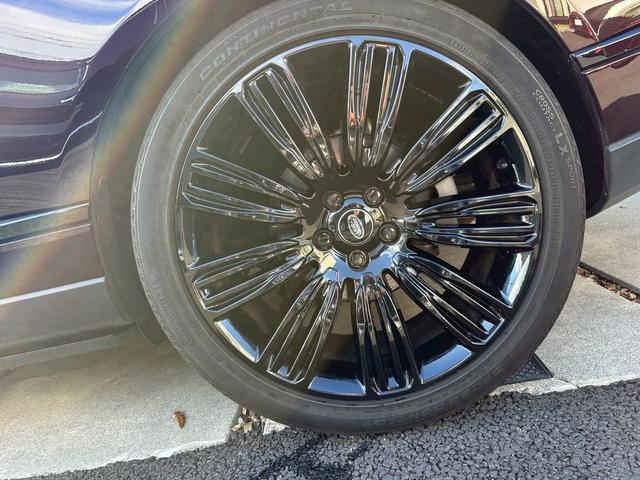 レンジローバー ヴォーグ ディーゼル 4WD 禁煙車 パノラマSR アンビエントライト アームレスト冷蔵庫 左サイドカメラ 純正22インチAW 電動サイドステップ MERIDIANサウンド エアサス LEDヘッド スペアキー(56枚目)