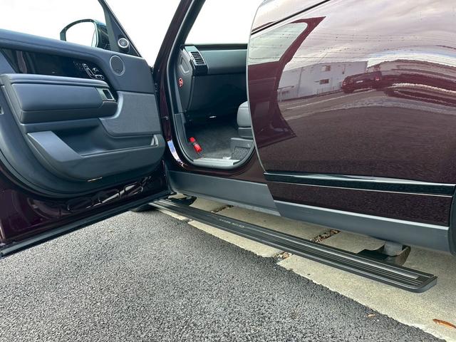 レンジローバー ヴォーグ ディーゼル 4WD 禁煙車 パノラマSR アンビエントライト アームレスト冷蔵庫 左サイドカメラ 純正22インチAW 電動サイドステップ MERIDIANサウンド エアサス LEDヘッド スペアキー(64枚目)