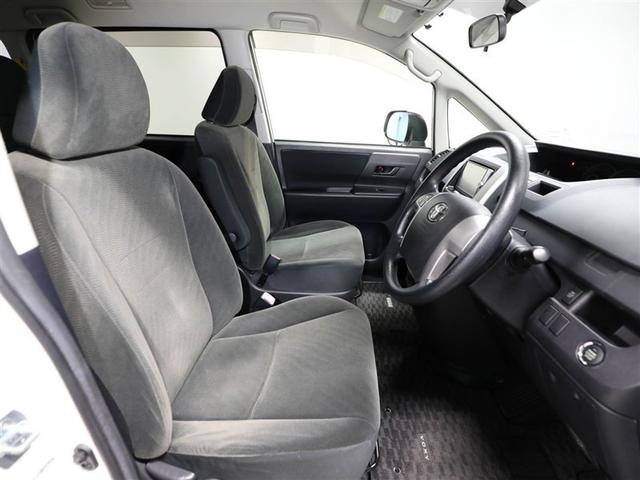 ヴォクシー Ｘ　Ｌエディション　地デジテレビ　ＷＳＲＳ　ＥＴＣ車載器　ナビ・ＴＶ　バックモニタ－　スマートキー　３列シート　リアクーラー　アルミホイール　パワーステアリング　ＡＢＳ　ＤＶＤ　パワーウインドウ　ウォークスルー　１オナ（19枚目）