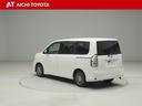 ヴォクシー Ｘ　Ｌエディション　地デジテレビ　ＷＳＲＳ　ＥＴＣ車載器　ナビ・ＴＶ　バックモニタ－　スマートキー　３列シート　リアクーラー　アルミホイール　パワーステアリング　ＡＢＳ　ＤＶＤ　パワーウインドウ　ウォークスルー　１オナ（4枚目）