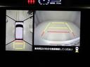 パノラミックビューモニターを装備。駐車場や交差点でクルマを真上から見るように周囲を確認できます。機能の詳細は販売店スタッフまでおたずねください。