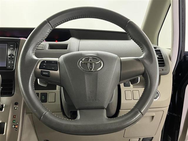 ノア Ｓｉ　レイッシュ　地デジＴＶ　両側電動ドア　パワーステアリング　スマートキー　アルミホイール　メモリナビ　オートエアコン　盗難防止装置　バックカメラ　ウォークスルー　パワーウインドウ　ＡＢＳ　３列シート　キーレス（14枚目）