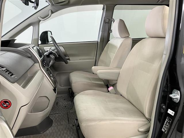 ノア Ｓｉ　レイッシュ　地デジＴＶ　両側電動ドア　パワーステアリング　スマートキー　アルミホイール　メモリナビ　オートエアコン　盗難防止装置　バックカメラ　ウォークスルー　パワーウインドウ　ＡＢＳ　３列シート　キーレス（18枚目）