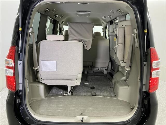 ノア Ｓｉ　レイッシュ　地デジＴＶ　両側電動ドア　パワーステアリング　スマートキー　アルミホイール　メモリナビ　オートエアコン　盗難防止装置　バックカメラ　ウォークスルー　パワーウインドウ　ＡＢＳ　３列シート　キーレス（25枚目）