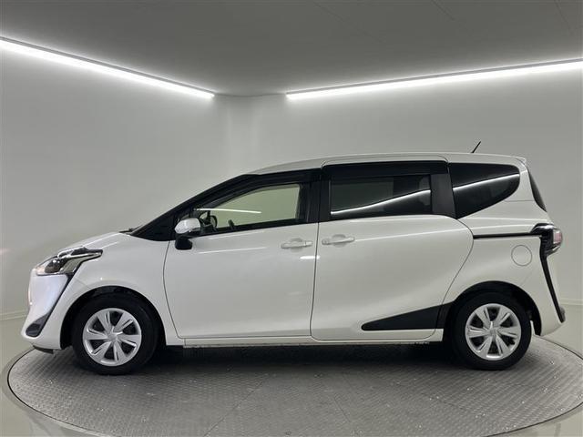 シエンタ ファンベースＸ　片側電動ドア　アイスト　ワンオーナー　ウォークスルー　フルセグ　ＥＴＣ　マニュアルエアコン　ＤＶＤ　パワーウィンドウ　パワーステアリング　横滑り防止機能　メモリーナビ　キーレスエントリー　エアバック（6枚目）