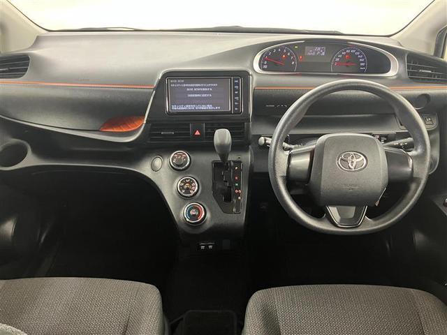 シエンタ ファンベースＸ　片側電動ドア　アイスト　ワンオーナー　ウォークスルー　フルセグ　ＥＴＣ　マニュアルエアコン　ＤＶＤ　パワーウィンドウ　パワーステアリング　横滑り防止機能　メモリーナビ　キーレスエントリー　エアバック（9枚目）