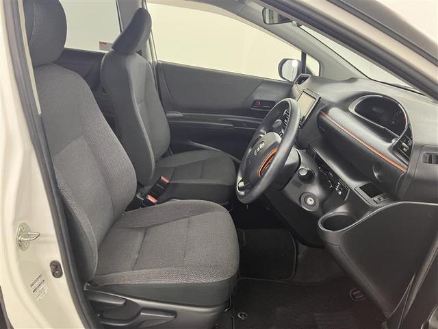 シエンタ ファンベースＸ　片側電動ドア　アイスト　ワンオーナー　ウォークスルー　フルセグ　ＥＴＣ　マニュアルエアコン　ＤＶＤ　パワーウィンドウ　パワーステアリング　横滑り防止機能　メモリーナビ　キーレスエントリー　エアバック（12枚目）