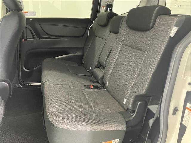 シエンタ ファンベースＸ　片側電動ドア　アイスト　ワンオーナー　ウォークスルー　フルセグ　ＥＴＣ　マニュアルエアコン　ＤＶＤ　パワーウィンドウ　パワーステアリング　横滑り防止機能　メモリーナビ　キーレスエントリー　エアバック（15枚目）