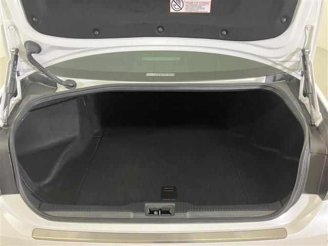 クラウンハイブリッド ＲＳ　リミテッドＩＩ　地デジＴＶ　横滑り防止装置　盗難防止装置　電動パワーシート　本革シート　エアバッグ　ＬＥＤヘッド　オートクルーズ　バックモニター　ナビＴＶ　ＡＢＳ　スマートキー　エアコン　キーレス　ＥＴＣ　ワンオナ（18枚目）