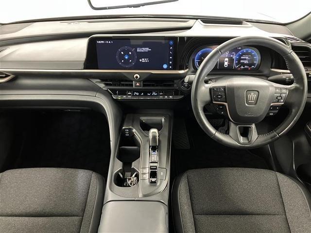 クラウンクロスオーバー Gアドバンスド 衝突軽減装置 フルセグテレビ クルコン 横滑防止装置 ドライブレコーダー LEDヘッドライト Bカメラ Pシート ETC オートエアコン 1オーナー AUX エアバッグ 4WD キーレス 盗難防止装置(9枚目)