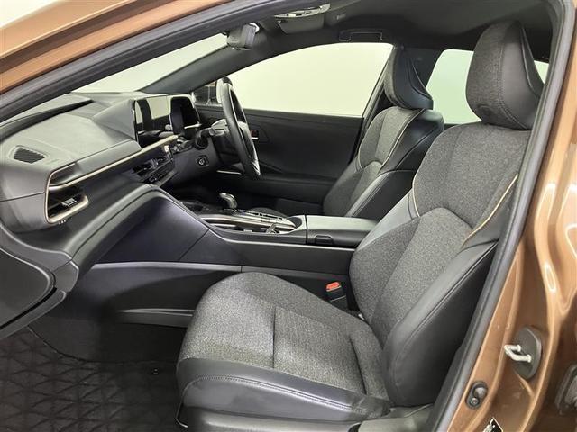 クラウンクロスオーバー Gアドバンスド 衝突軽減装置 フルセグテレビ クルコン 横滑防止装置 ドライブレコーダー LEDヘッドライト Bカメラ Pシート ETC オートエアコン 1オーナー AUX エアバッグ 4WD キーレス 盗難防止装置(15枚目)