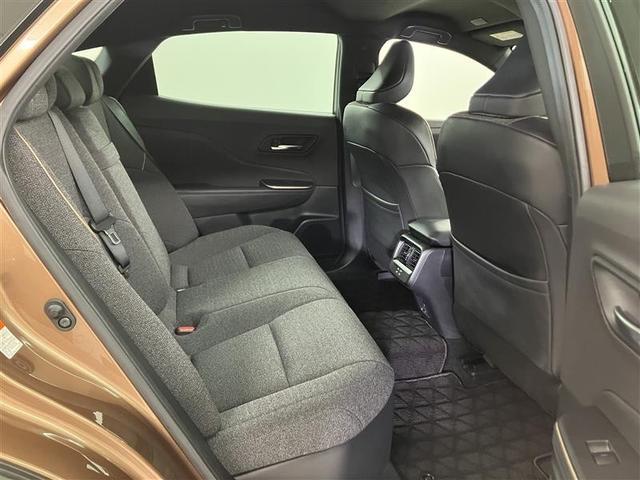 クラウンクロスオーバー Gアドバンスド 衝突軽減装置 フルセグテレビ クルコン 横滑防止装置 ドライブレコーダー LEDヘッドライト Bカメラ Pシート ETC オートエアコン 1オーナー AUX エアバッグ 4WD キーレス 盗難防止装置(16枚目)