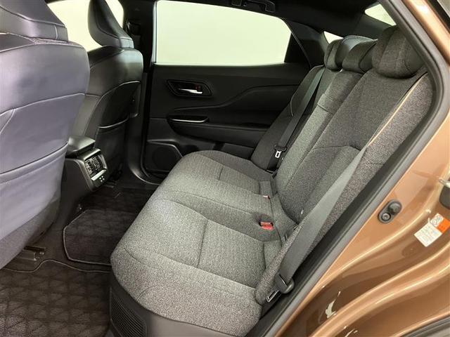 クラウンクロスオーバー Gアドバンスド 衝突軽減装置 フルセグテレビ クルコン 横滑防止装置 ドライブレコーダー LEDヘッドライト Bカメラ Pシート ETC オートエアコン 1オーナー AUX エアバッグ 4WD キーレス 盗難防止装置(17枚目)