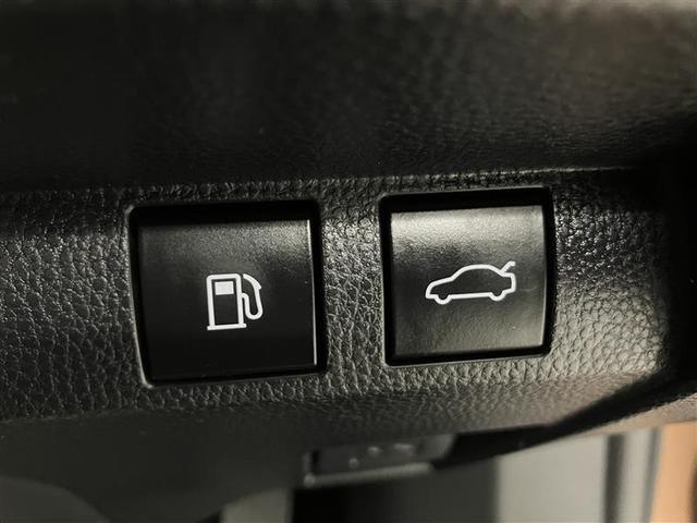 クラウンクロスオーバー Gアドバンスド 衝突軽減装置 フルセグテレビ クルコン 横滑防止装置 ドライブレコーダー LEDヘッドライト Bカメラ Pシート ETC オートエアコン 1オーナー AUX エアバッグ 4WD キーレス 盗難防止装置(22枚目)