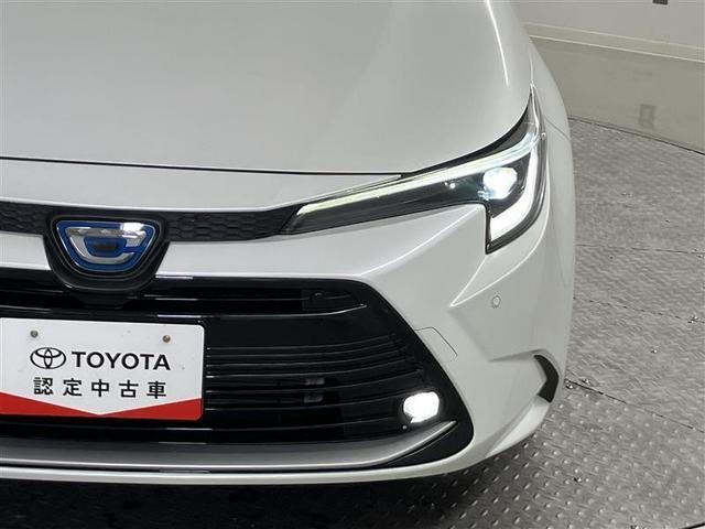カローラツーリング ハイブリッド　ダブルバイビー　メディアプレイヤー接続　バックモニター　フルセグＴＶ　ＬＥＤライト　クルコン　横滑り防止　盗難防止装置　ナビ・ＴＶ　ドライブレコーダー　エアバッグ　ＥＴＣ　ＡＢＳ　助手席エアバッグ　キーレス（30枚目）