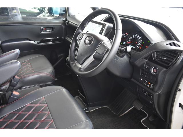 ヴォクシー ＺＳ　煌ＩＩ（14枚目）