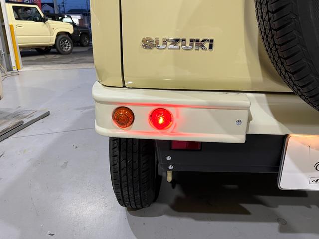 ジムニー XL THEROOTS ザルーツ 名栗加工ステアリング 名栗加工シフトノブ コーデュロイ生地シートカバー レトロホイール ナビゲーション フルセグTV フロントシートヒーター(23枚目)