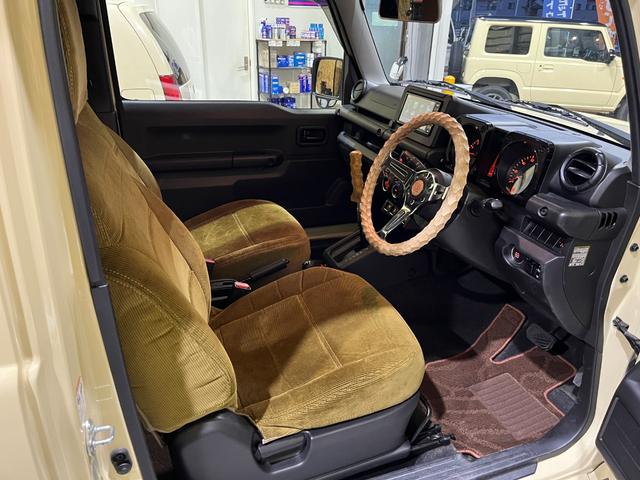 ジムニー XL THEROOTS ザルーツ 名栗加工ステアリング 名栗加工シフトノブ コーデュロイ生地シートカバー レトロホイール ナビゲーション フルセグTV フロントシートヒーター(32枚目)