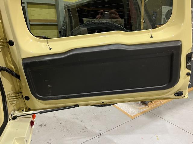 ジムニー XL THEROOTS ザルーツ 名栗加工ステアリング 名栗加工シフトノブ コーデュロイ生地シートカバー レトロホイール ナビゲーション フルセグTV フロントシートヒーター(48枚目)