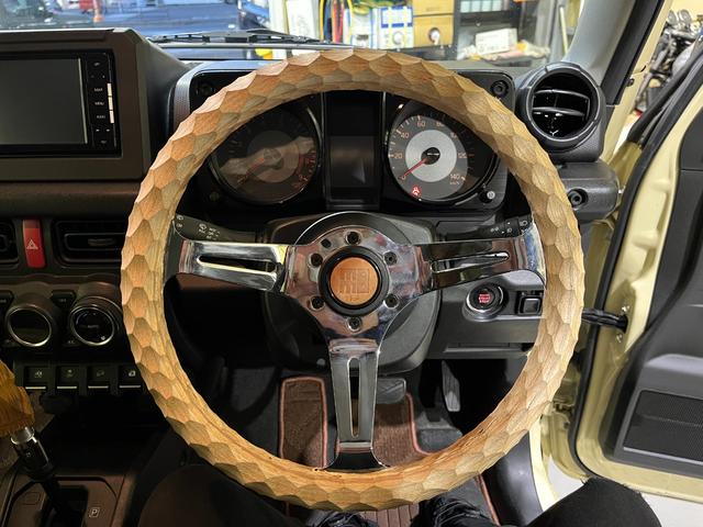 ジムニー XL THEROOTS ザルーツ 名栗加工ステアリング 名栗加工シフトノブ コーデュロイ生地シートカバー レトロホイール ナビゲーション フルセグTV フロントシートヒーター(61枚目)