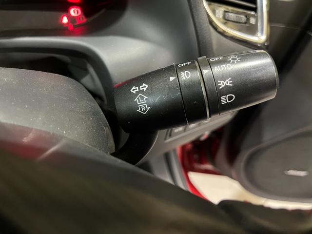 アクセラスポーツ XD 6速MT サンルーフ BOSEサウンドシステム WORKEMOTION18インチアルミ AutoExe車高調 インテークサクションキット スポーツワイパーブレード ボンネットダンパー(13枚目)