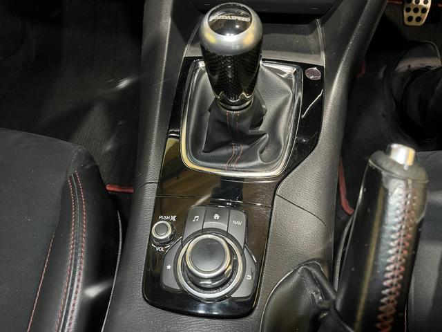アクセラスポーツ XD 6速MT サンルーフ BOSEサウンドシステム WORKEMOTION18インチアルミ AutoExe車高調 インテークサクションキット スポーツワイパーブレード ボンネットダンパー(23枚目)