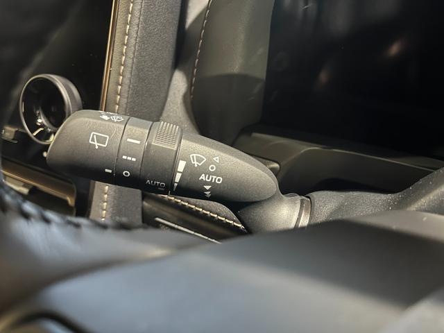 アルファード Z 純正DVDプレーヤー モデリスタエアロ 左右独立ムーンルーフ 後席フリップダウンモニター 保証継承 ユニバーサルステップ 寒冷地仕様 ヘッドアップディスプレイ 走行中TV ワンオーナー(14枚目)