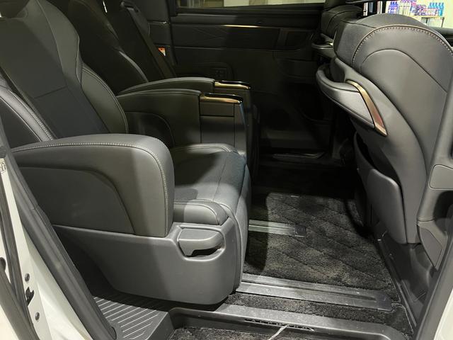 アルファード Z 純正DVDプレーヤー モデリスタエアロ 左右独立ムーンルーフ 後席フリップダウンモニター 保証継承 ユニバーサルステップ 寒冷地仕様 ヘッドアップディスプレイ 走行中TV ワンオーナー(37枚目)