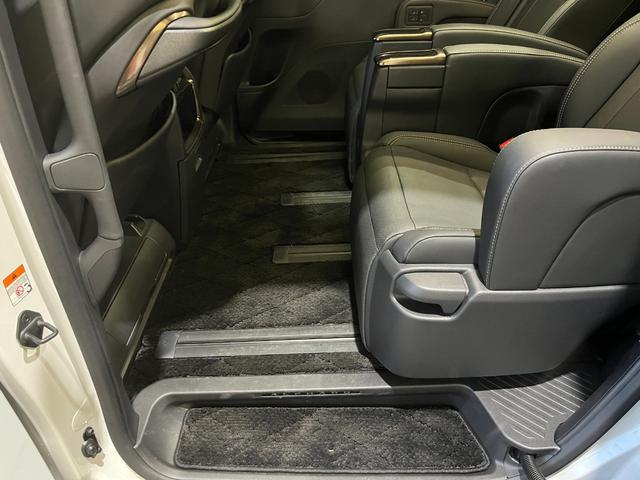 アルファード Z 純正DVDプレーヤー モデリスタエアロ 左右独立ムーンルーフ 後席フリップダウンモニター 保証継承 ユニバーサルステップ 寒冷地仕様 ヘッドアップディスプレイ 走行中TV ワンオーナー(44枚目)